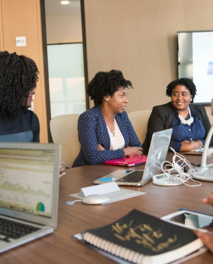 pexels-divinetechygirl-1181357